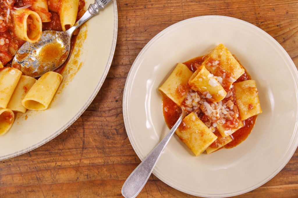 Paccheri-allAmatriciana-Pasta-with-Bacon-and-Onion-Sauce-1024x683